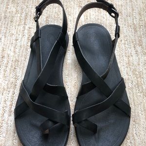 OluKai Upena Flat Sandal